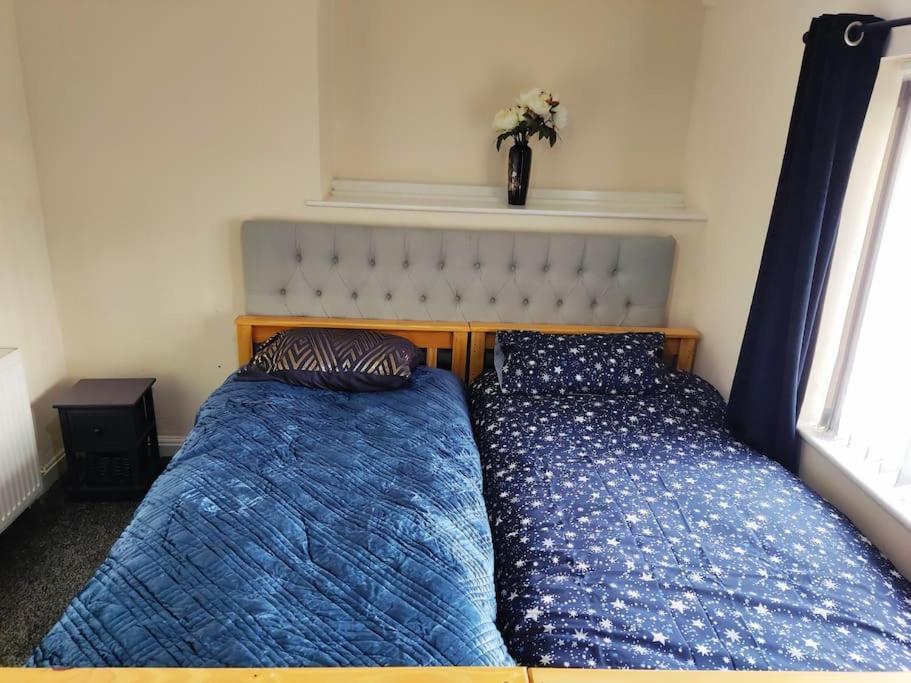 Cheerful 2-Bedroom Home With Off Street Parking Blackpool Exterior foto