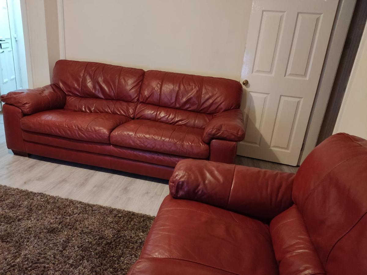 Cheerful 2-Bedroom Home With Off Street Parking Blackpool Exterior foto